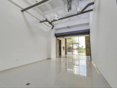 Alquiler Local Comercial En Obra Blanca. C.c Concepto La Viña